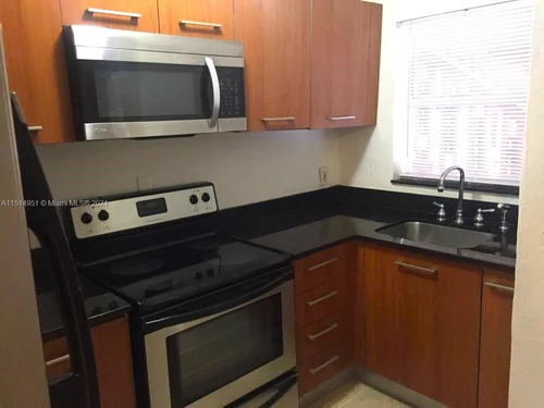 421 NE 68th St # 3, Miami FL 33138