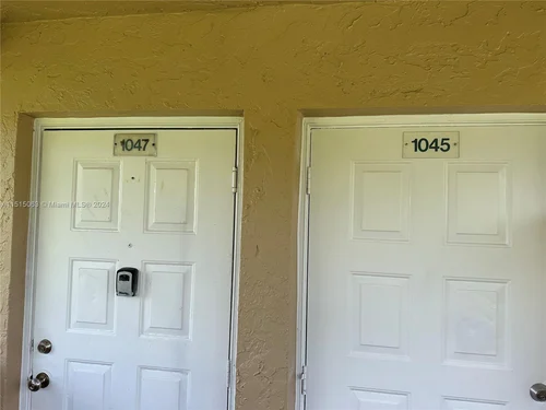 1045 Twin Lakes Dr, Coral Springs FL 33071