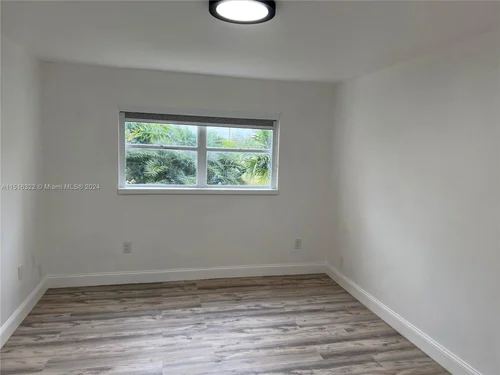 8101 N Sunrise Lakes Dr, Sunrise FL 33322