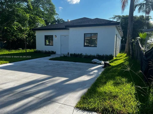 2017 NW 70th St, Miami FL 33147