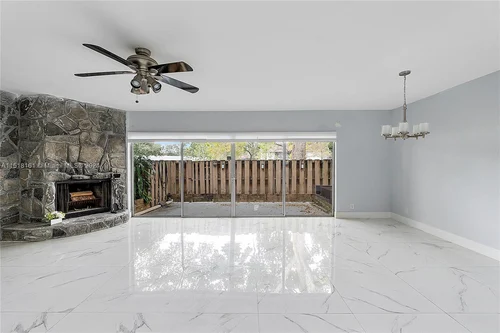 878 NW 81st Way, Plantation FL 33324