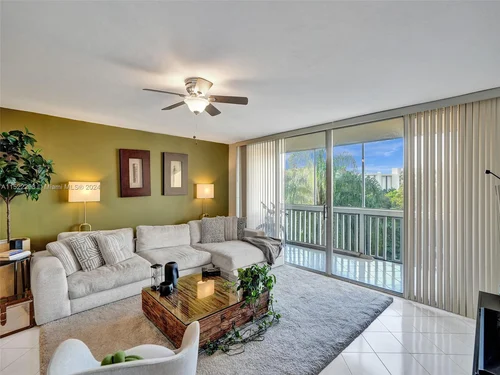 7001 Environ Blvd # 403, Lauderhill FL 33319