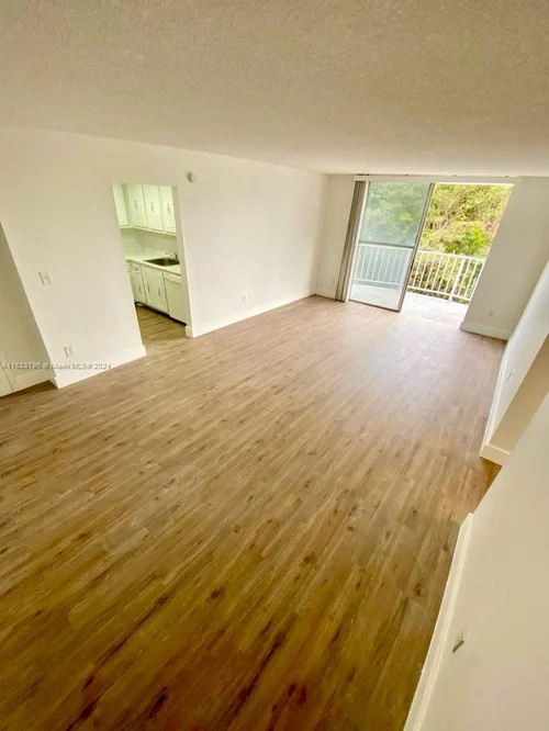 492 NW 165th Street Rd # C415, Miami FL 33169