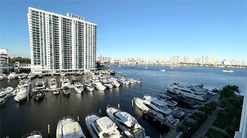 17111 Biscayne Blvd # 603, North Miami Beach FL 33160