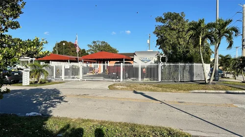 505 E 9th Ln, Hialeah FL 33010