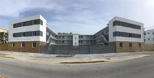 540 NW 7 # 23, Miami FL 33136