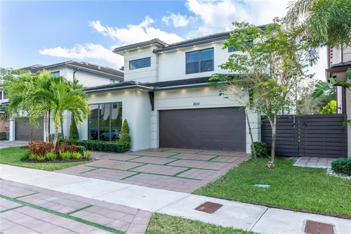 8814 NW 154th Ter, Miami Lakes FL 33018