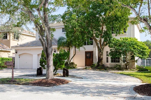 780 Verona Lake Dr # 780, Weston FL 33326