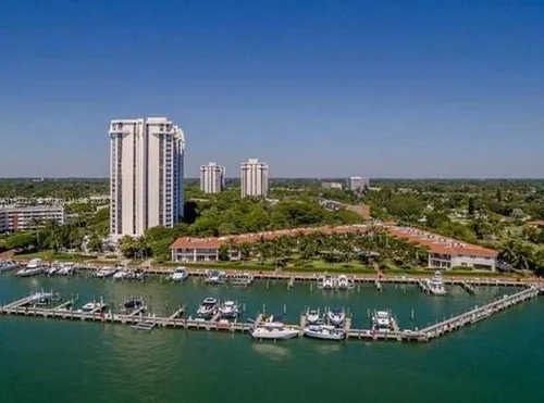 4000 Towerside Ter # 1109, Miami FL 33138