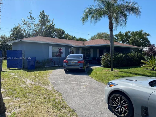 421 W 36th St, Riviera Beach FL 33404