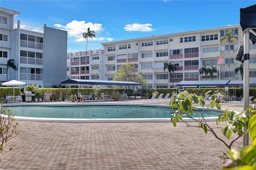 330 SE 2nd St # 104F, Hallandale Beach FL 33009
