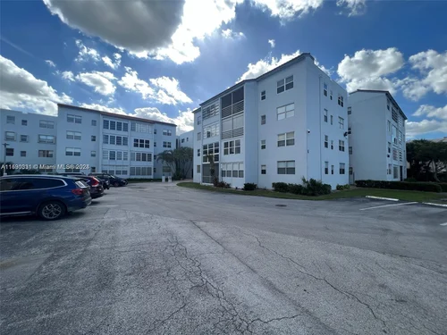 2860 Somerset Dr # 208K, Lauderdale Lakes FL 33311