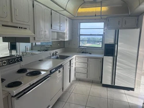 1400 Saint Charles Pl # 605, Pembroke Pines FL 33026