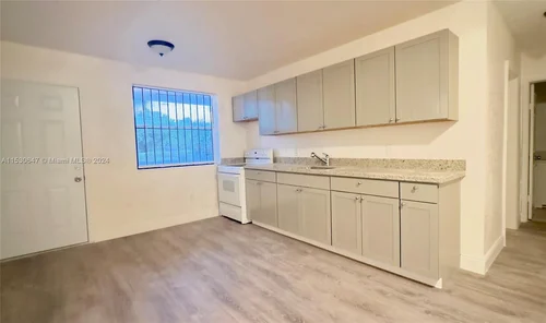 2395 NW 95th St, Miami FL 33147