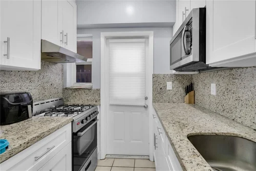 644 Meridian Ave # 2, Miami Beach FL 33139