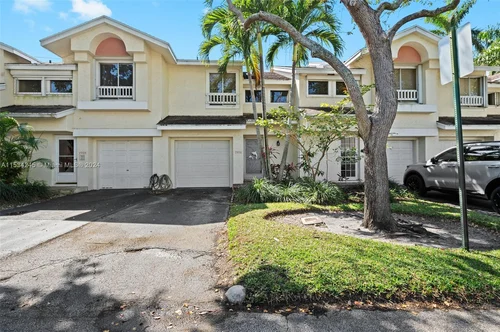 1906 Discovery Cir E, Deerfield Beach FL 33442