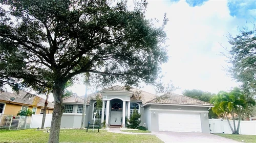 2172 NW 139th Ter, Pembroke Pines FL 33028