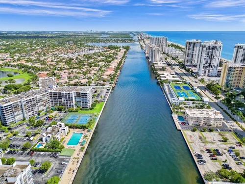 1000 Parkview Dr # 503, Hallandale Beach FL 33009