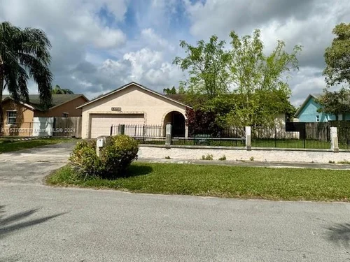 13731 SW 284th St, Homestead FL 33033