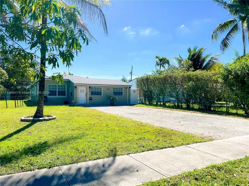 1798 NE 176th St, North Miami Beach FL 33162