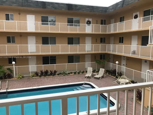 7910 Taft St # 214, Pembroke Pines FL 33024