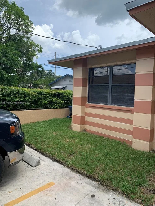 50 NW 8th Ave # 1, Dania Beach FL 33004