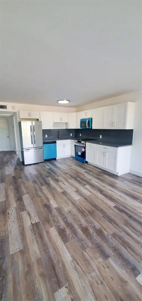 445 NE 195th St # 330, Miami FL 33179