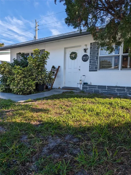 1612 NW 45th Ct, Tamarac FL 33309