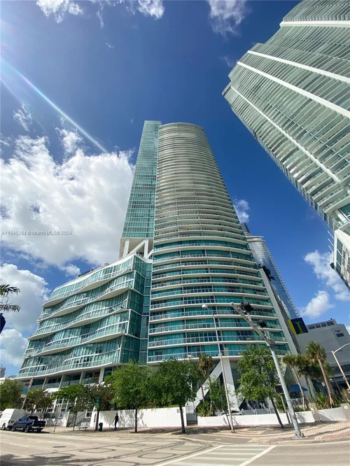 888 Biscayne Blvd # 5504, Miami FL 33132