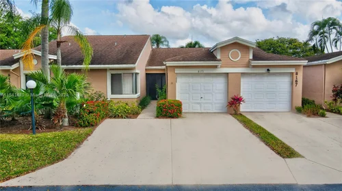 8171 Sweetbriar Way, Boca Raton FL 33496