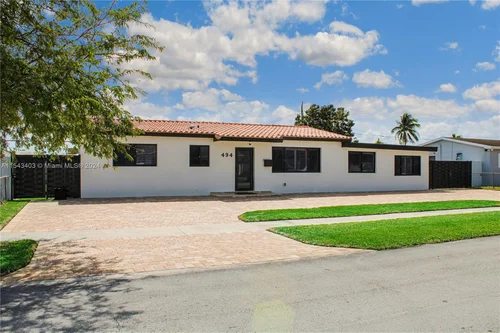 494 W 41st Pl, Hialeah FL 33012