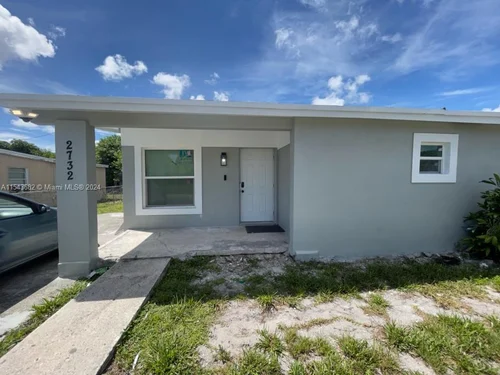 2732 NW 4th Ct, Pompano Beach FL 33069