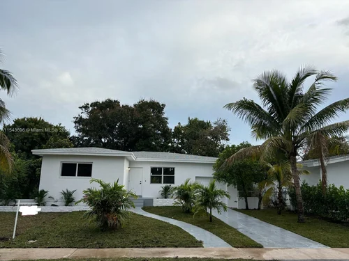 840 NE 147th St, North Miami FL 33161