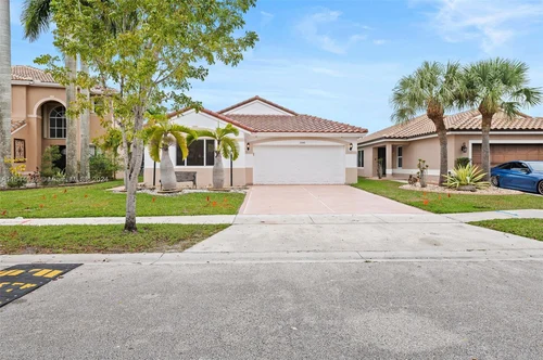 2048 NW 208th Way, Pembroke Pines FL 33029