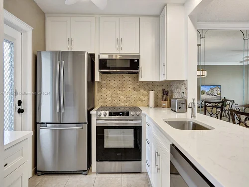 3500 NW 48th Ave # 516, Lauderdale Lakes FL 33319