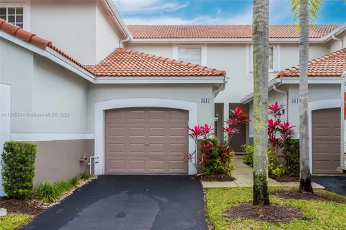 3617 San Simeon Cir, Weston FL 33331