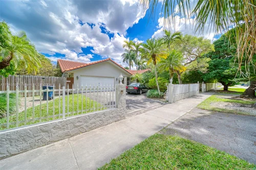 9855 SW 122nd Ave, Miami FL 33186