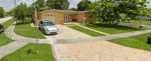 4551 NW 42nd St, Lauderdale Lakes FL 33319