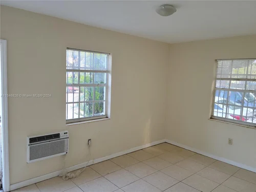 360 NE 82nd St # D, Miami FL 33138