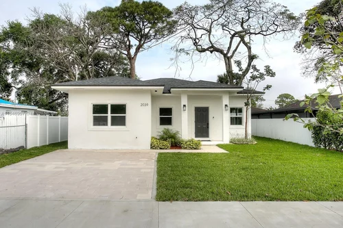 2039 NW 152nd Ter, Miami Gardens FL 33054