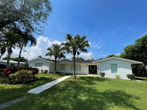 7361 SW 117 TER, Pinecrest FL 33156