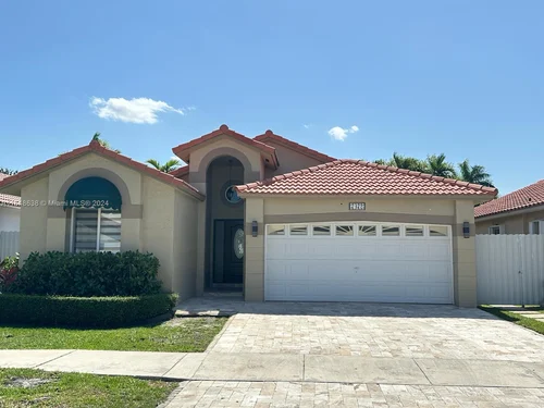 7472 NW 169th Ln, Hialeah FL 33015