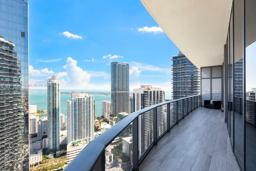 45 SW 9th St, Miami FL 33130