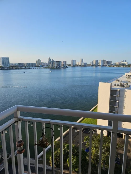 251 174th St # 1417, Sunny Isles Beach FL 33160