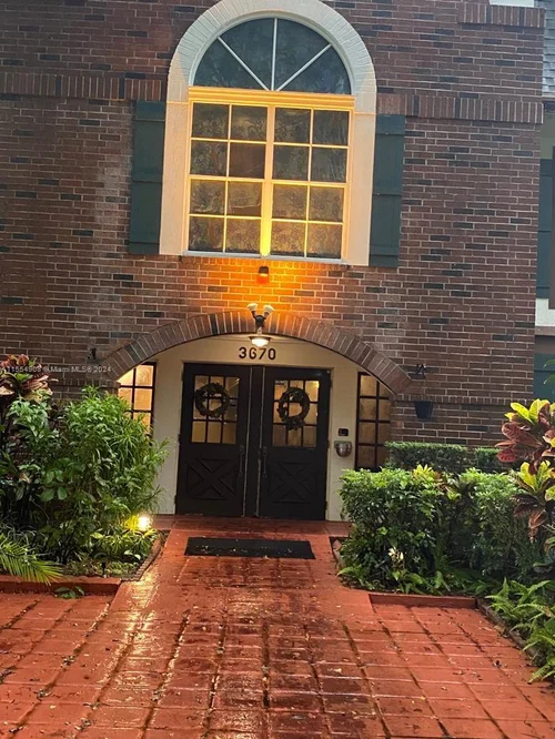 3670 Inverrary Dr # 2Z, Lauderhill FL 33319