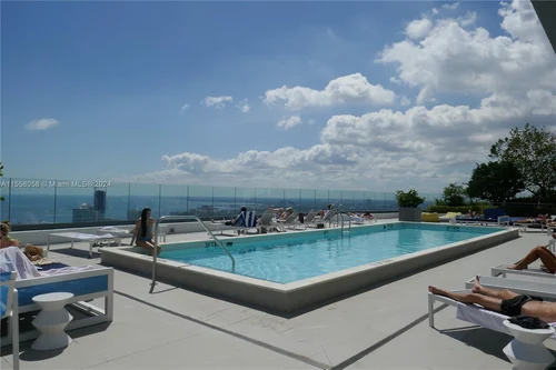 45 SW 9th St # 1906, Miami FL 33130
