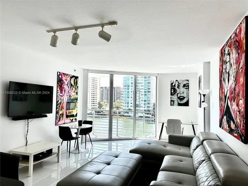 325 S Biscayne Blvd # 717, Miami FL 33131