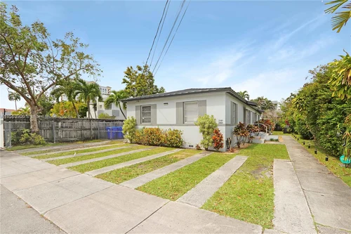 3581 SW 17th St, Miami FL 33145