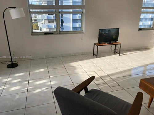 3660 NE 166th St # 816, North Miami Beach FL 33160