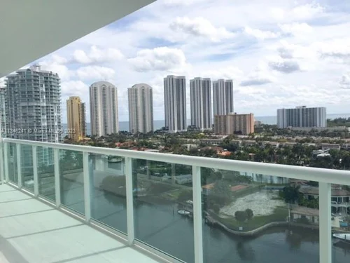 400 Sunny Isles Blvd